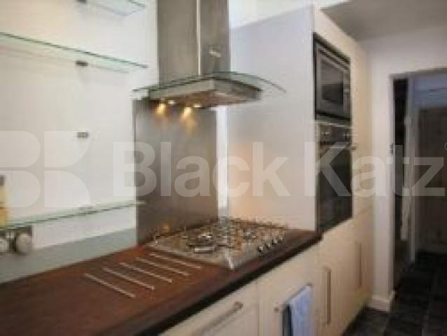 			MUST SEE!!!, 3 Bedroom, 1 bath, 1 reception Terraced House			 Wynford Road, Islington